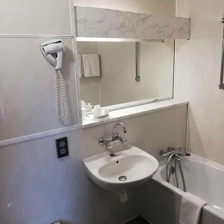 Brit Vallee Du Lot Szálloda