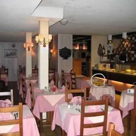 Brit Vallee Du Lot Hotel