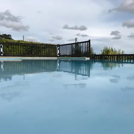 Brit Vallee Du Lot Szálloda 3*