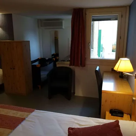 Hotel Brit Vallee Du Lot 3*