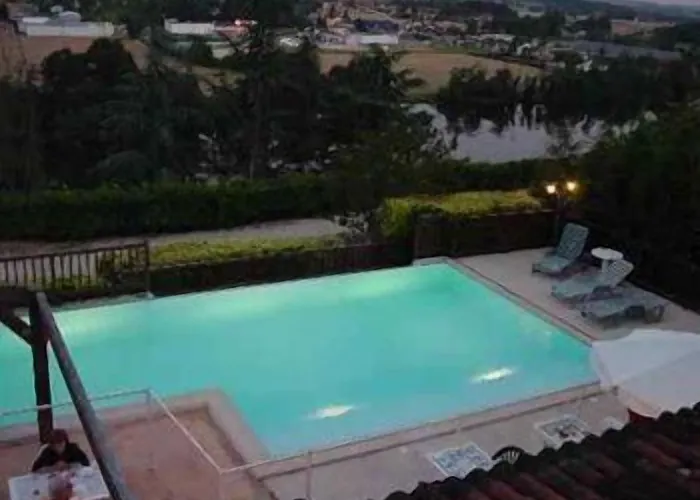 Brit Vallee Du Lot Hotel